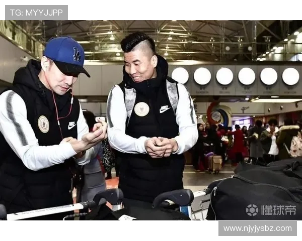 快船队启程前往盐湖城开启新赛季首场客场挑战众将士齐聚登机照曝光